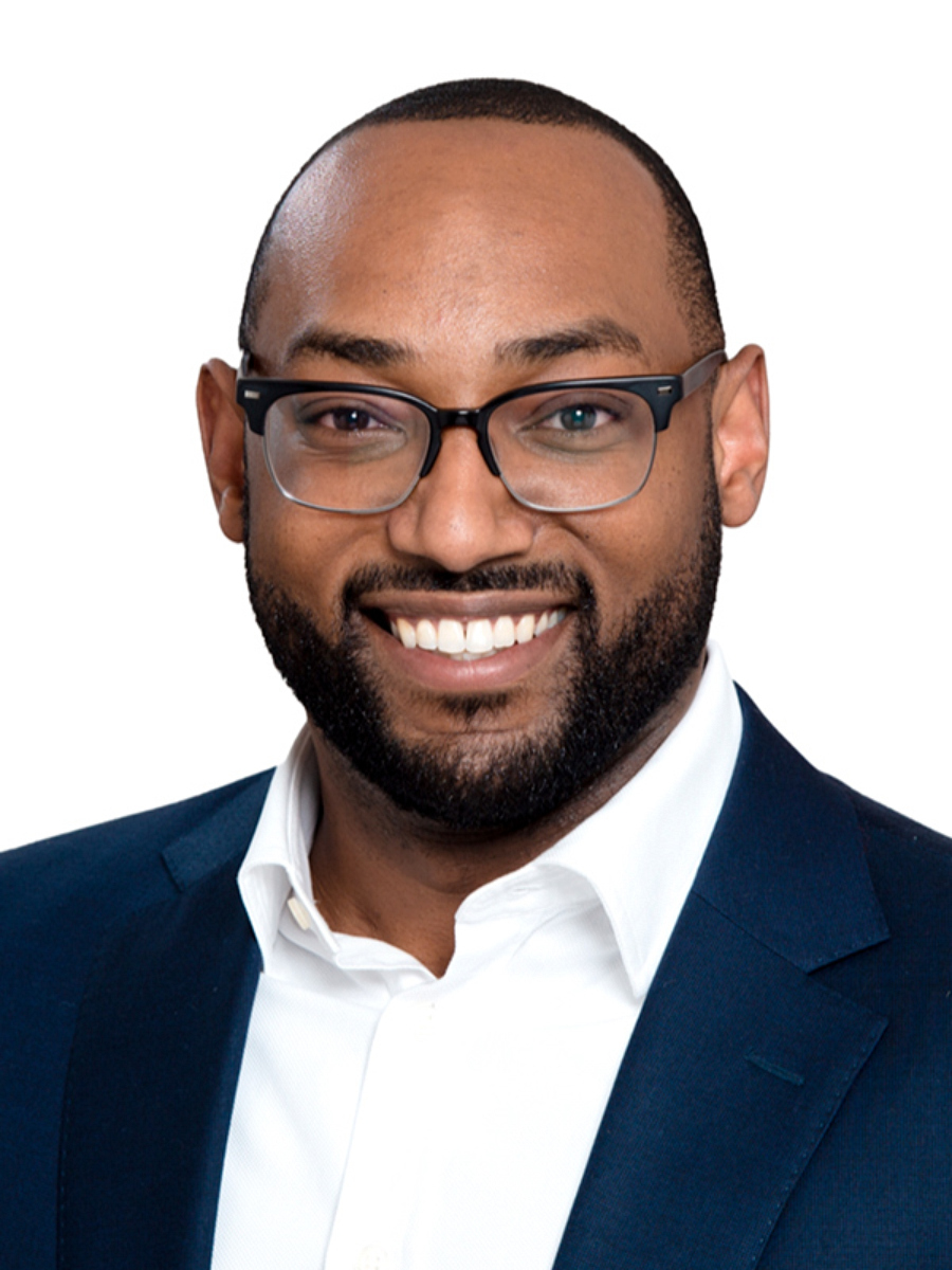 Realtor headshots NYC studio with white background, male professional business attire